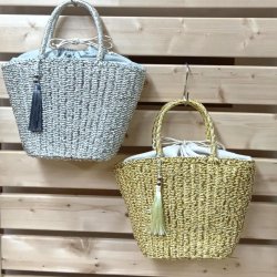 COOCO クーコ　タッセル付メタリック フィルム かごバッグ トートバッグ